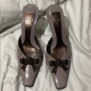 Paola 8 heeled mule lilac with bejeweled bow euc